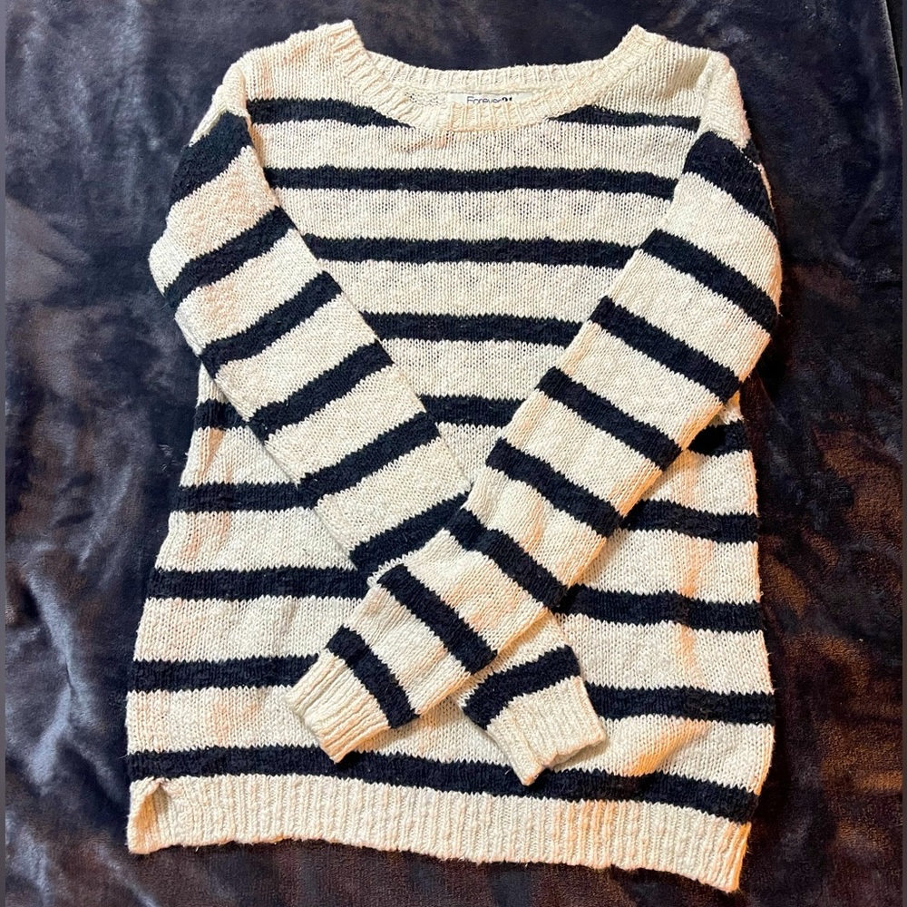 Small black and white Forever 21 sweater